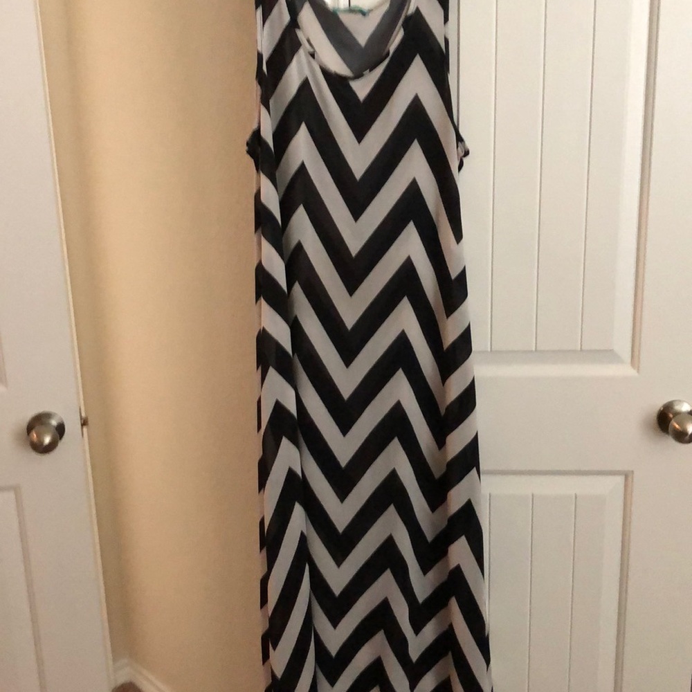 Black and white maxi dress Chevron inspired print